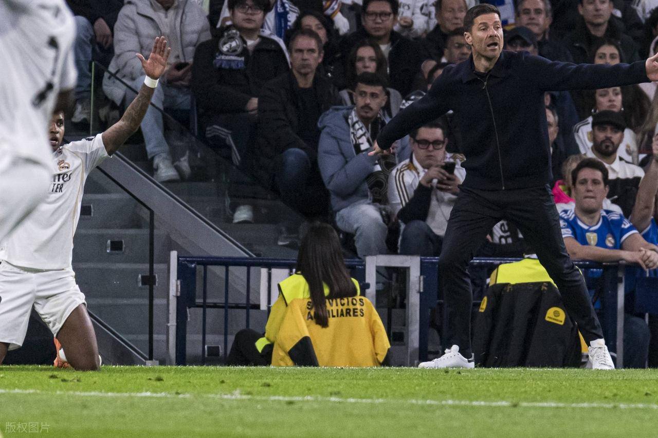 44岁的阿隆索，带领皇马惜败曼城，午夜梦回时他是否会后悔？